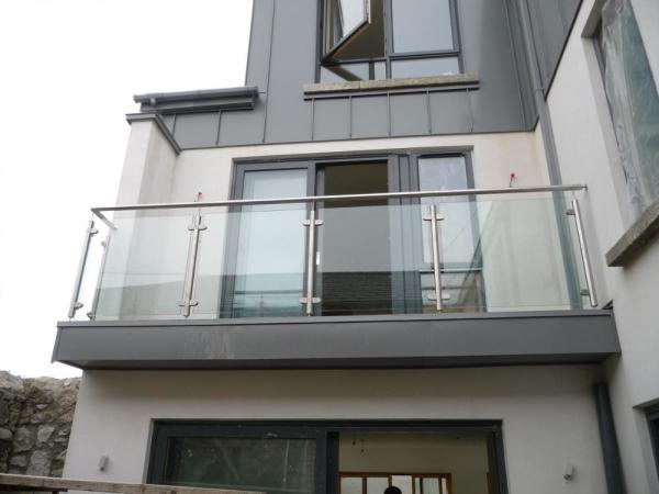 Quality 12mm Tempered Glass Interior Stair Railings Stainless Steel Balcony Balustrade for sale