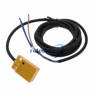 China DC three-wire PNP normally open inductive proximity switch TL-W5MF1 en venta