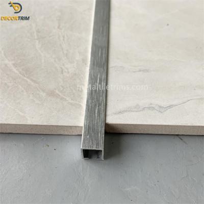 China La tira de aluminio del canal U arregla decorativo protector del grueso de 0.8m m en venta