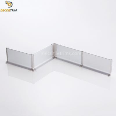 China Matt Silver Skirting Board Profiles Wall To Floor Anodizing Surface for sale
