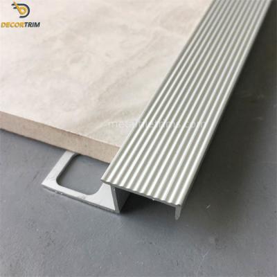 China Anti Slip Metal Stair Nosing Tile Trim Anodized Matt Silver Color 2.5m Length for sale