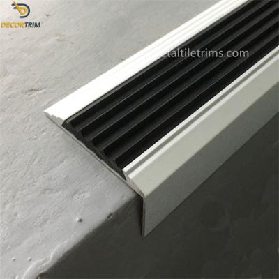 China Black Matt Satin Stair Nosing Tile Trim L Shape 0.8m 0.9m Length for sale