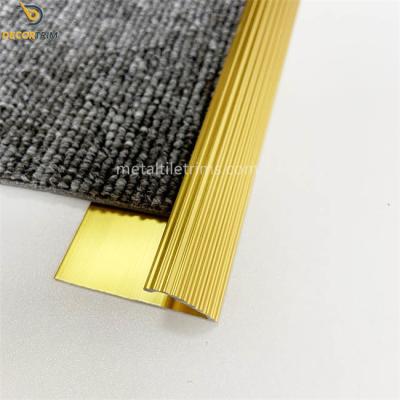China Material curvado borde estriado de la aleación de aluminio de la tira de transición de la alfombra 6063 en venta
