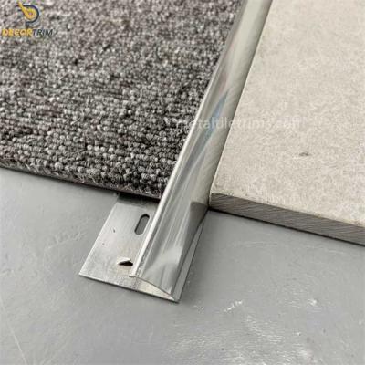 China Tira de transición curvada de aluminio de la alfombra 9mm×3000m m de plata brillantes en venta