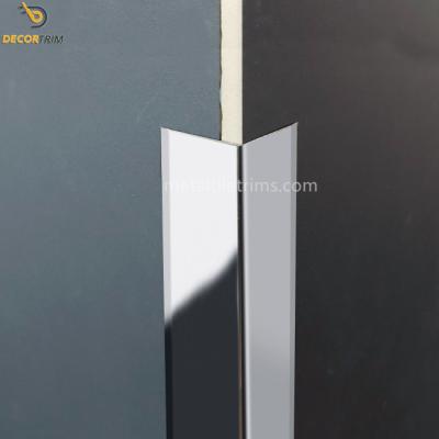 China 50*50m m 304 protectores de la esquina inoxidables del ángulo de pared del espejo del ajuste de la teja en venta