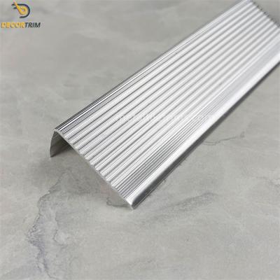 China Tile Trim Length 2.5m Stair Nosing Tile Trim Stair Nosing With Groove zu verkaufen