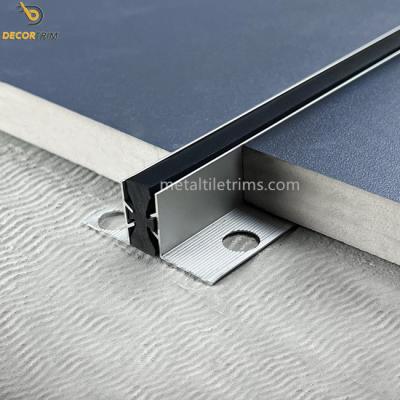 中国 Floor Strip Expansion Joint Profile Edge Profile L Trim Length 2.5 Meter Silver 販売のため