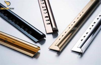 Cina Piastrelle in acciaio inossidabile 10 mm Piastrelle in acciaio inossidabile con bordo di taglio Prezzo per perline 8k Nero in vendita