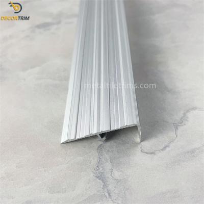 China Aluminium Cover Tile Trim Aluminium Nosing For Stairs Corner Gold Metal à venda