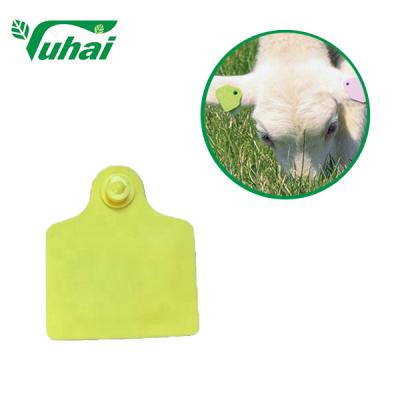 China Long Range TPU RFID Ear Tag Rfid Cattle Ear Tag Animal Tagger For Goat Feeder for sale