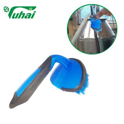 China PA Material Milking Machine Cleaning Brush Dairy Equipment With Handle for sale