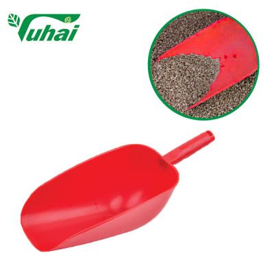 China Plastic Thickening Feeding Hopper 16.5x6 Size Feed Scoop Pet Feed Spoon/Goat Feeder for sale