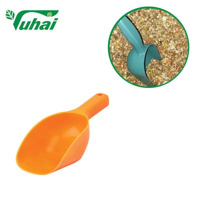 China Measuring Feeding Hopper Special Feeding Shovel Plastic Thickening Forage Feed Scoop/Goat Feeder for sale