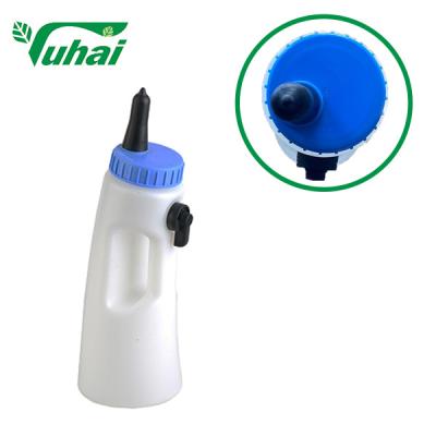 China Plastic Calf Feeding Bottles 2 Liters Animal Milk Bottle For Cow /Calf/Sheep With Handle for sale