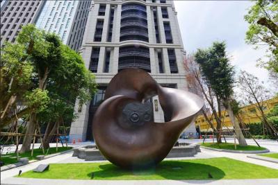 China Escultura abstrata do cobre do metal exterior para a decoração pública moderna à venda