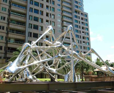 China Modern Style Outside Garden Statues Stainless Steel With Mirror Polished Surface for sale
