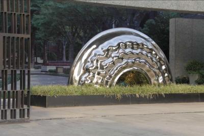 China Stainless Steel Large Outdoor Sculpture , Mirror Polished Outdoor Modern Art Statue for sale