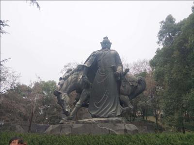 Chine Sculpture en bronze extérieure en style artificiel, statues classiques de bronze d'antiquité de bâti à vendre