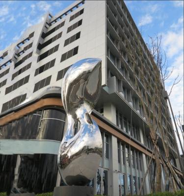 China High Polished Outside Garden Statues Stainless Steel 2.8 Meter Total Length for sale