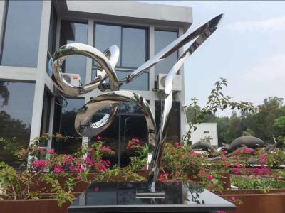 China Esculturas pequenas abstratas exteriores do jardim, escultura de aço inoxidável moderna à venda