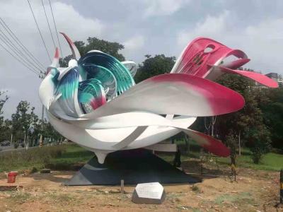 China OEM Art Painted Flying Doves Abstract Openluchtbeeldhouwwerk Te koop