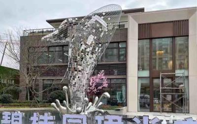 Chine statues d'acier inoxydable de 4.0M High Jumping Whale 316L pour la décoration de domaine à vendre