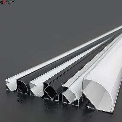 China Esquina montada 2835 Aluminio con banda de perfiles de extrusión de esquina en venta