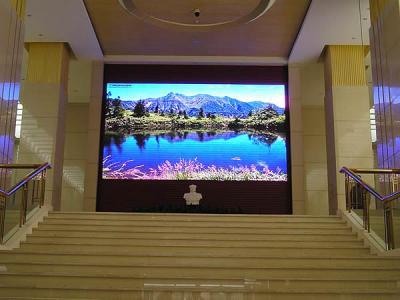 China P1.6mm Fine Pitch Indoor Led Video Wall Screen Wide Viewing Angle Full Color 50~60Hz for sale