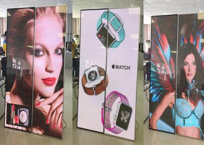 중국 P2.5 실내 LED 포스터 2880Hz는 디지털 방식으로 간이 건축물 Signage 광고물 쇼핑 센터를 FOT 상쾌하게 합니다 판매용