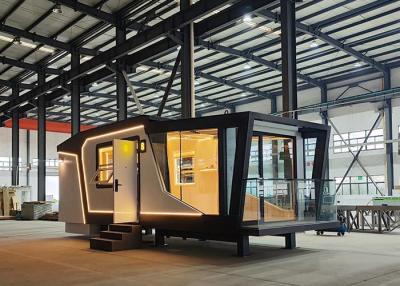 China Casa minúscula luxuosa clara personalizada da casa de armação de aço nas rodas e em micro cabines da casa pré-fabricada à venda