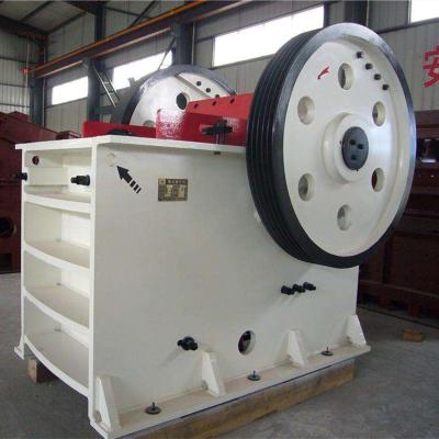 China 15KW Jaw Rock Crusher Machine With Mobile Or Stationary Type en venta
