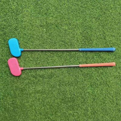 Chine mini golf putter plastic golf putter mini golf course plastic putter à vendre