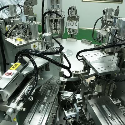 Китай AC380V Heli Cap Assembly Machine OEM Автомашина для нанесения накладных продается