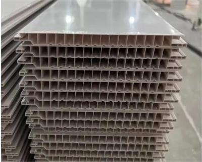 China Panel de techo de pared PVC a prueba de fuego Panel de techo de plástico para dormitorio en venta