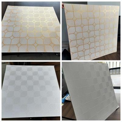 China Panel de techo de PVC de 250 mm de ancho aislamiento térmico títulos de techo brillantes en venta