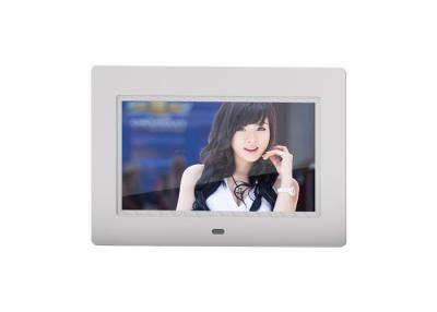 China Wood Digital Digital Photo Frame 7 Inch In The Bedroom Or Living Room for sale