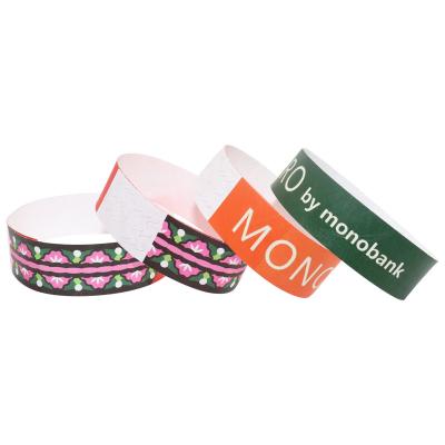 China Tyvek Material Paper Event Wristbands With Logo Print Tear Resistant for sale