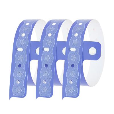 China Waterproof Vinyl PVC Wristbands Elastic Comfortable Customized Blue Purple for sale
