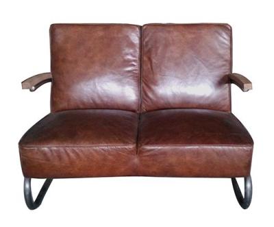 China 2 sofás del cuero del vintage de Seat con las piernas de madera del metal de los apoyabrazos en venta