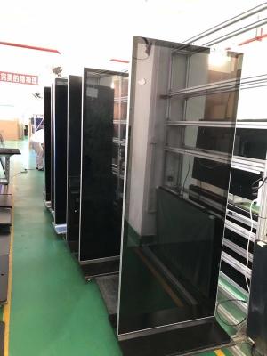 Cina Il LCD impermeabile all'aperto di alta risoluzione di alta luminosità sta da solo il chiosco dello schermo in vendita