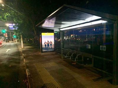 China 55 inch android outdoor floor-standing digital signage with ip65 2500 nits for sale
