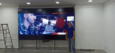 China 0.9mm Bezel Original Samsung Panel 55 Inch Lcd Video Wall For Video Conference for sale