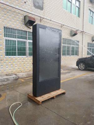 Китай Сделайте 2500 Nits водостойким Signage 55 цифров дюйма на открытом воздухе с системой Windows продается