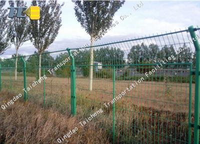 China High Tensile Barbed Wire Fence Protective Net Weather Resistance For Road for sale