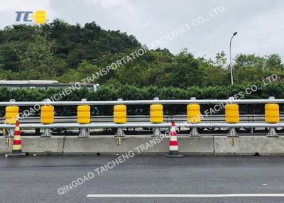 China Traffic Plastic Spiral Staircase Guardrail Roller Safety Barrier Pliable for sale