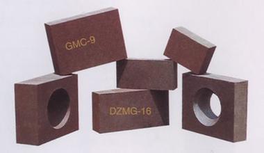 China Good Flexibility Magnesia Spinel Bricks , Corrosion Resistance High Temperature Brick for sale
