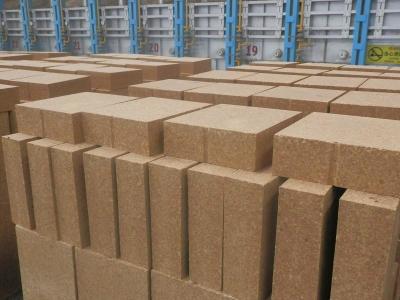 China High Strength Magnesia Bricks , Magnesia - Alumina Spinel Cement Kiln Brick for sale