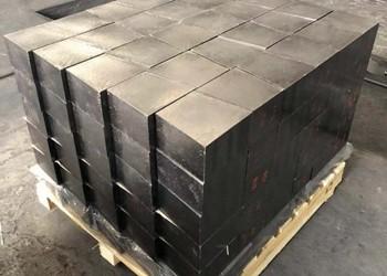 China Black Color Magnesia Carbon Brick Fused Mg / Nature Graphite Material Corrosion Resistant for sale
