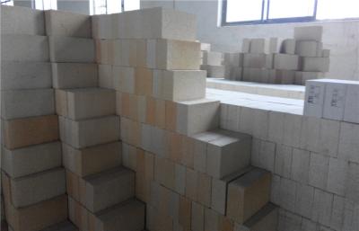 Κίνα Ελαφριά υψηλή αλουμίνα που μονώνει το πυρίμαχο τούβλο για το βιομηχανικούς κλίβανο και το φούρνο προς πώληση