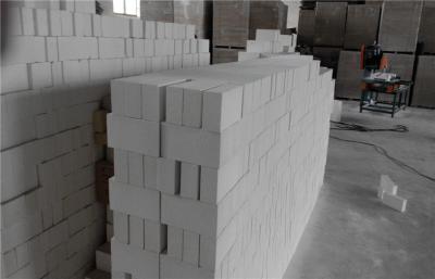 Chine Briques réfractaires de mullite d'isolation de four industriel à hautes températures à brique réfractaire à vendre